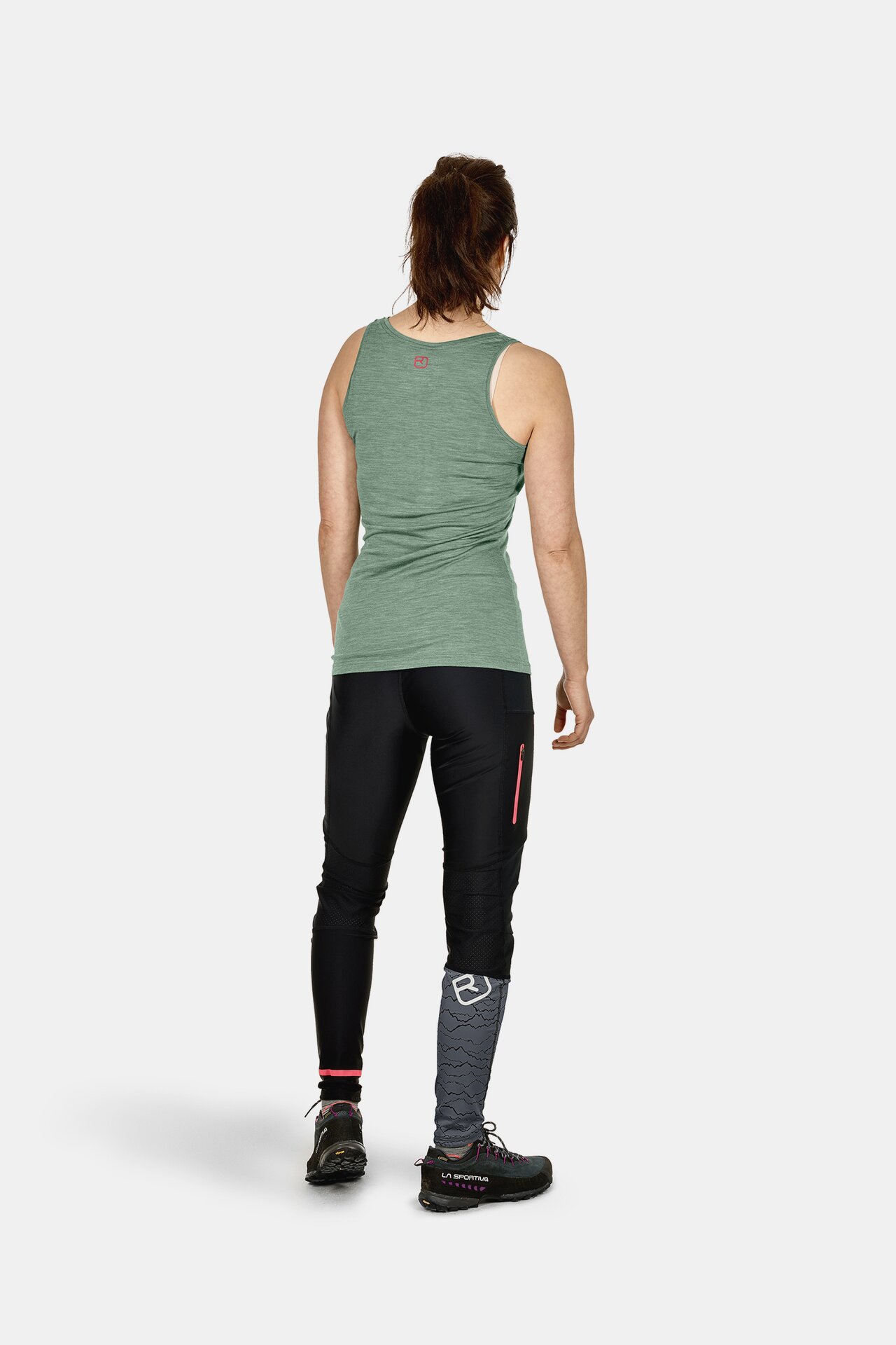 Avalanche NWT compression legging with four pockets 2 are cargo
