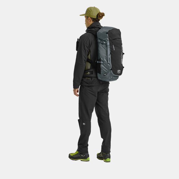 Mountaineering backpacks TRAVERSE 40