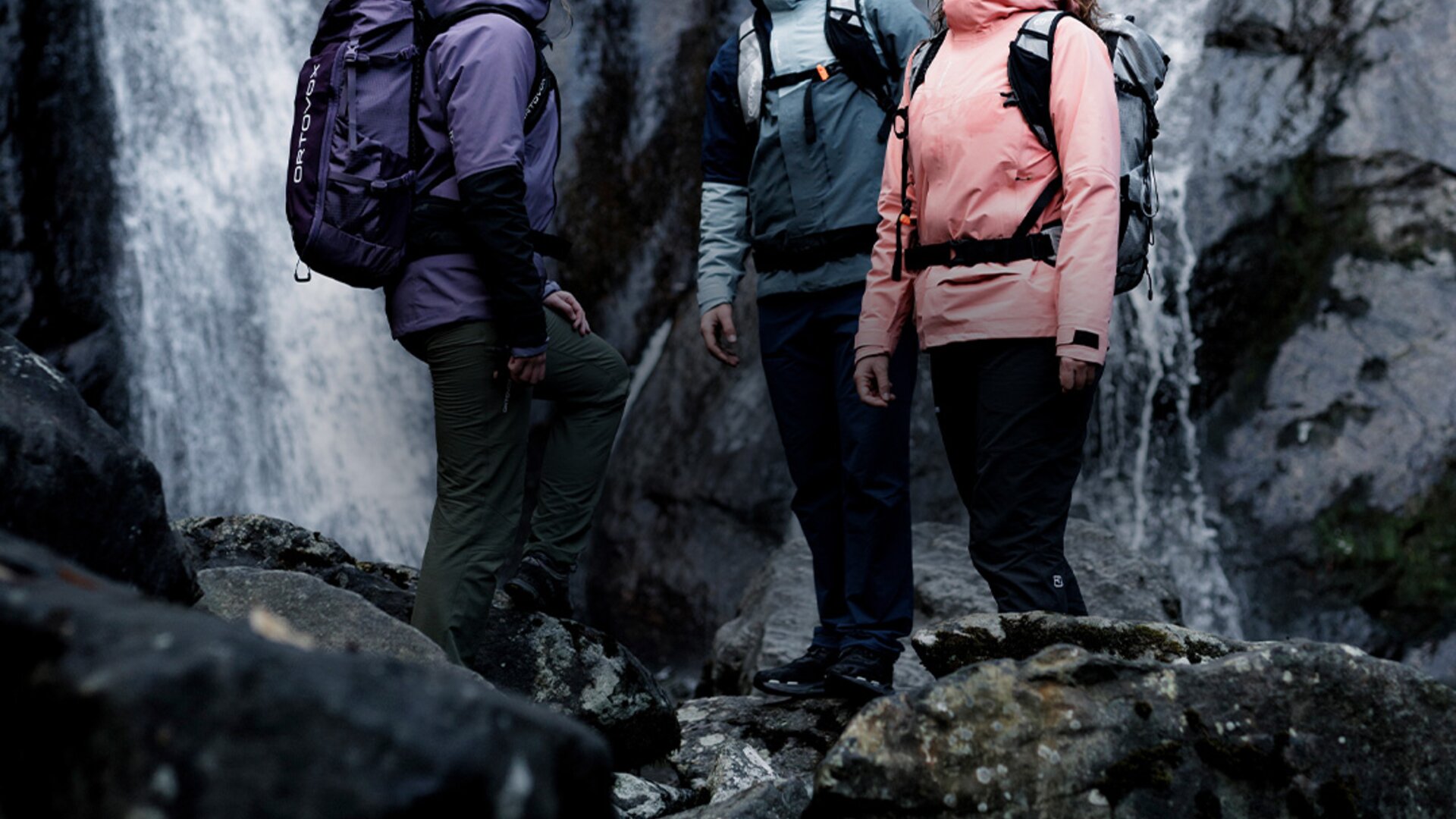 HARDSHELL VS. SOFTSHELL PRODUCTS | ORTOVOX HARDSHELL VS. SOFTSHELL PRODUCTS | ORTOVOX