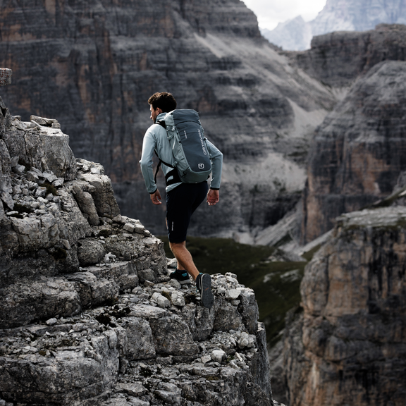 Mountaineering backpacks TRAVERSE 30