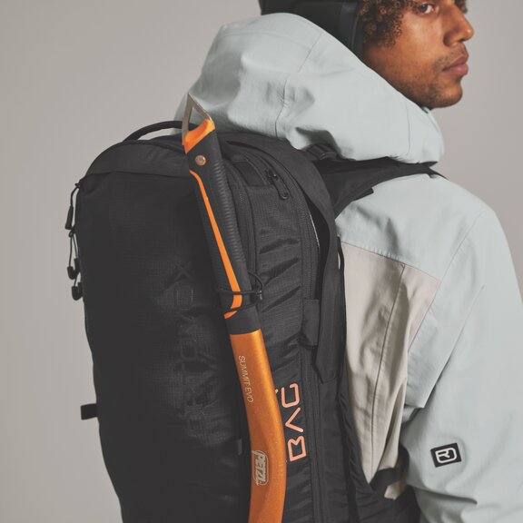 Electronical avalanche backpacks AVABAG LITRIC FREERIDE 18 